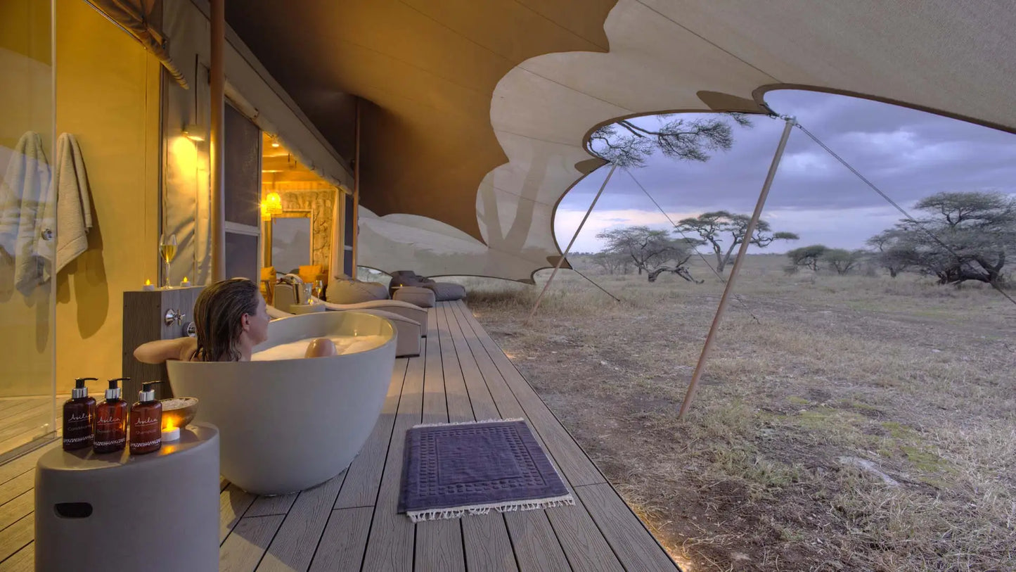 Outdoor Stretch Tents Luxury Glamping Safari Tent Hotel Outdoor Stretch Tents Pyramid Waterproof Light Luxury Tent Family Glamp